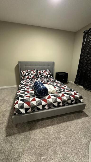 Luxurious 4br - 2 Master Bedrooms Ensuite! Apartment