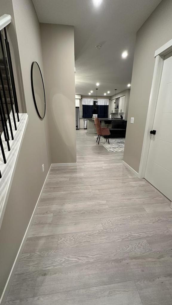 Luxurious 4br - 2 Master Bedrooms Ensuite!
