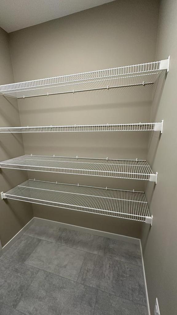 Apartment Luxurious 4br - 2 Master Bedrooms Ensuite! Calgary